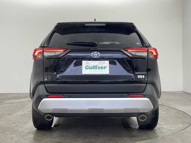 トヨタ ＲＡＶ４ ハイブリッド アドベンチャー 兵庫県 2024(令6)年 1.9万km アティチュードブラックマイカ ・純正10.5インチディスプレイオーディオ（コネクティッドナビ対応）Plus/　Bluetoothオーディオ/　USB接続/　フルセグテレビ/・アラウンドビューモニター/・ビルドインETC2.0/・Toyota Safety Sense/　プリクラッシュセーフティ/　レーンディパーチャーアラート/　オートマチックハイビーム/・先行車発進告知機能/・パーキングサポートブレーキ（前後方静止物）/・車両接近通報装置/・ブラインドスポットモニター/・レーダークルーズコントロール/・４WD/・純正フロアマット/・メモリーパワーシート（運転席）/・合皮シート/・シートヒーター（運転席・助手席）/・エアシート（運転席・助手席）/・ルーフレール/・純正19インチアルミホイール/・ABS/・横滑り防止装置/・前後コーナーセンサー/・盗難防止装置/・オートライト/・LEDヘッドライト/・W＋サイドエアバック/・カーテンエアバック/・スマートキー/・AACエアコン