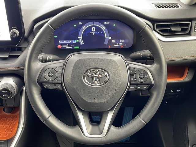 トヨタ ＲＡＶ４ ハイブリッド アドベンチャー 兵庫県 2024(令6)年 1.9万km アティチュードブラックマイカ ・純正10.5インチディスプレイオーディオ（コネクティッドナビ対応）Plus/　Bluetoothオーディオ/　USB接続/　フルセグテレビ/・アラウンドビューモニター/・ビルドインETC2.0/・Toyota Safety Sense/　プリクラッシュセーフティ/　レーンディパーチャーアラート/　オートマチックハイビーム/・先行車発進告知機能/・パーキングサポートブレーキ（前後方静止物）/・車両接近通報装置/・ブラインドスポットモニター/・レーダークルーズコントロール/・４WD/・純正フロアマット/・メモリーパワーシート（運転席）/・合皮シート/・シートヒーター（運転席・助手席）/・エアシート（運転席・助手席）/・ルーフレール/・純正19インチアルミホイール/・ABS/・横滑り防止装置/・前後コーナーセンサー/・盗難防止装置/・オートライト/・LEDヘッドライト/・W＋サイドエアバック/・カーテンエアバック/・スマートキー/・AACエアコン