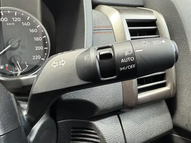 三菱 トライトン GSR 千葉県 2024(令6)年 0.5万km ホワイトダイヤモンド e-アシスト/　衝突軽減ブレーキ/レーンキープアシスト/　オートハイビーム/レーダークルーズコントロール/　ブラインドスポットモニター/クリアランスソナー/　踏み間違い防止(前後)/純正9インチメーカーナビ/　BT/USB/カープレイ/全方位カメラ/ステアリングスイッチ/MTモード/ステアリングヒーター/レザーシート/パワーシート(D席)/シートヒーター(D/N席)/LEDヘッドライト/オートライト/フォグライト/スマートキー/プッシュスタート