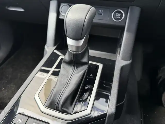 三菱 トライトン GSR 千葉県 2024(令6)年 0.5万km ホワイトダイヤモンド e-アシスト/　衝突軽減ブレーキ/レーンキープアシスト/　オートハイビーム/レーダークルーズコントロール/　ブラインドスポットモニター/クリアランスソナー/　踏み間違い防止(前後)/純正9インチメーカーナビ/　BT/USB/カープレイ/全方位カメラ/ステアリングスイッチ/MTモード/ステアリングヒーター/レザーシート/パワーシート(D席)/シートヒーター(D/N席)/LEDヘッドライト/オートライト/フォグライト/スマートキー/プッシュスタート