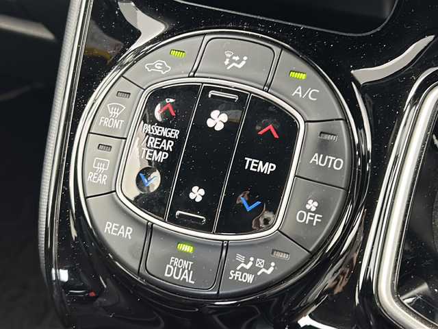 トヨタ ノア ハイブリッド Si ダブルバイビーⅡ 宮城県 2020(令2)年 6.3万km ホワイトパールクリスタルシャイン トヨタセーフティーセンス/・プリクラッシュセーフティ/・レーンディパーチャーアラート/・オートハイビーム/純正12インチフリップダウンモニター/純正9インチナビ/・CD.DVD.SD.BT/フルセグTV/バックモニター/ハーフレザーシート/・前席シートヒーター/LEDヘッドライト/フォグランプ/アイドリングストップ/横滑り防止装置/ビルトインETC/ステアリングスイッチ/プッシュスタート/スマートキー/純正16インチアルミホイール/純正フロアマット/後席ロールサンシェード/シートバックテーブル
