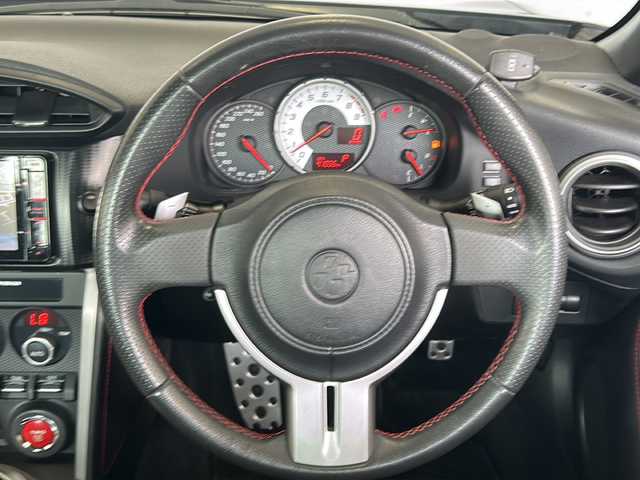 トヨタ ８６ GT 栃木県 2013(平25)年 4.2万km ギャラクシーブルーシリカ 純正SDナビ/Bluetooth CD DVD/TV フルセグ/バックカメラ/純正TRDエアロ【フロント・サイド・リア】/パドルシフト/ETC/横滑り防止装置/コーナーセンサー/盗難防止装置/オートライト/LEDヘッドライト/WedsSport 18インチアルミホイール/純正フロアマット
