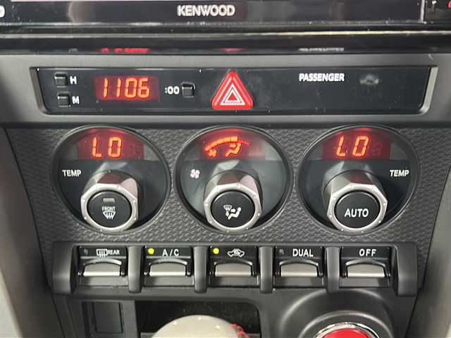 トヨタ ８６ GT 栃木県 2013(平25)年 4.2万km ギャラクシーブルーシリカ 純正SDナビ/Bluetooth CD DVD/TV フルセグ/バックカメラ/純正TRDエアロ【フロント・サイド・リア】/パドルシフト/ETC/横滑り防止装置/コーナーセンサー/盗難防止装置/オートライト/LEDヘッドライト/WedsSport 18インチアルミホイール/純正フロアマット