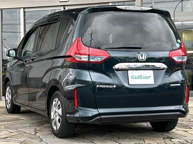 ホンダ フリード＋ ハイブリット G ホンダセンシング 静岡県 2019(令1)年 5.7万km フォレストグリーンパール 純正ナビ/・CD/DVD/・FM/AM/・TV/・SD/・Bluetooth/ホンダセンシング/●衝突軽減ブレーキ〈CMBS〉/●誤発進抑制機能/●ACC〈アダプティブ・クルーズ・コントロール〉/●LKAS〈車線維持支援システム〉/●歩行者事故低減ステアリング/●路外逸脱抑制機能/●先行車発進お知らせ機能/●標識認識機能/主要装備/・バックカメラ/・両側パワースライドドア/・ＥＴＣ/・ＬＥＤヘッドライト/・アクティブコーナリングライト/・ドライブレコーダー/・純正フロアマット/・横滑り防止装置