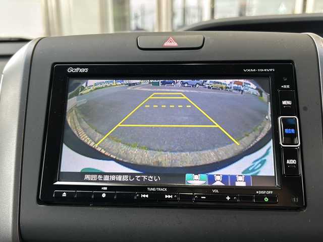 ホンダ フリード＋ ハイブリット G ホンダセンシング 静岡県 2019(令1)年 5.7万km フォレストグリーンパール 純正ナビ/・CD/DVD/・FM/AM/・TV/・SD/・Bluetooth/ホンダセンシング/●衝突軽減ブレーキ〈CMBS〉/●誤発進抑制機能/●ACC〈アダプティブ・クルーズ・コントロール〉/●LKAS〈車線維持支援システム〉/●歩行者事故低減ステアリング/●路外逸脱抑制機能/●先行車発進お知らせ機能/●標識認識機能/主要装備/・バックカメラ/・両側パワースライドドア/・ＥＴＣ/・ＬＥＤヘッドライト/・アクティブコーナリングライト/・ドライブレコーダー/・純正フロアマット/・横滑り防止装置