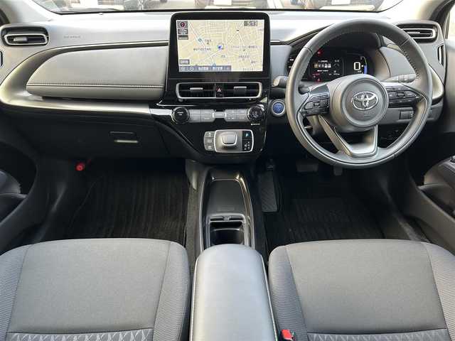 トヨタ アクア Z 静岡県 2023(令5)年 0.4万km プラチナホワイトパールマイカ 純正10.5インチディスプレイナビ/　（フルセグTV、Bluetooth、AppleCarPlay、AndroidAuto）/トヨタセーフティーセンス/ブラインドスポットモニター/レーダークルーズコントロール/パノラミックビューモニター/バックカメラ/横滑り防止装置/前後コーナーセンサー/レーンキープアシスト/オートマチックハイビーム/前方純正ドライブレコーダー/ビルトインETC/プッシュスタート/スマートキー/盗難防止装置/純正15インチアルミホイール/保証書/取扱説明書
