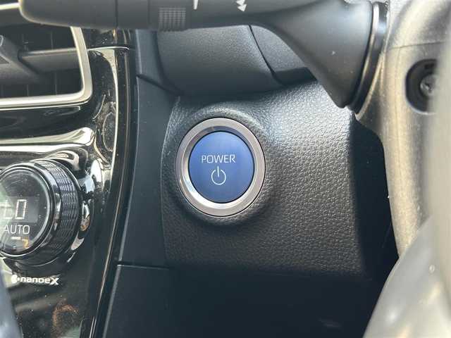 トヨタ アクア Z 静岡県 2023(令5)年 0.4万km プラチナホワイトパールマイカ 純正10.5インチディスプレイナビ/　（フルセグTV、Bluetooth、AppleCarPlay、AndroidAuto）/トヨタセーフティーセンス/ブラインドスポットモニター/レーダークルーズコントロール/パノラミックビューモニター/バックカメラ/横滑り防止装置/前後コーナーセンサー/レーンキープアシスト/オートマチックハイビーム/前方純正ドライブレコーダー/ビルトインETC/プッシュスタート/スマートキー/盗難防止装置/純正15インチアルミホイール/保証書/取扱説明書