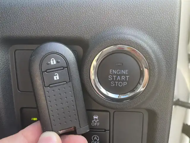 トヨタ パッソ モーダ　Gパッケージ 愛媛県 2020(令2)年 1.6万km パールホワイトⅢ 純正ナビ（Bluetooth/SD/CD/DVD/フルセグTV)/バックカメラ/ビルドインETC/前方ドライブレコーダー/社外15インチアルミホイール/純正フロアマット/純正ドアバイザー/LEDヘッドライト/フォグランプ/オートマチックハイビーム/パーキングセンサー/ABS/横滑り防止装置/衝突被害軽減ブレーキ/電動格納ミラー/プッシュスタート/スマートキー