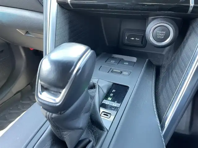 トヨタ ハリアー Z 佐賀県 2020(令2)年 4.9万km プレシャスブラックパール モデリスタエアロ/JBL12.3インチメモリーナビゲーション/・フルセグTV/AM/FM/USB/Bluetooth/・JBLプレミアムサウンド/バックカメラ/デジタルインナーミラー（前後ドライブレコーダー機能付）/ビルトインETC2.0/ヘッドアップディスプレイ/ハンズフリーパワーバックドア(予約クローズ機能付)/電子パーキングブレーキ/AUTO HOLD機能/ハーフレザーシート/ISOFIX対応/革巻きステアリング/ステアリングリモコン/純正19インチアルミホイール/純正LEDヘッドライト/オートマチックハイビーム/純正LEDフォグランプ/純正オールシーズンマット/新車保証書/トヨタセーフティセンス/・レーダークルーズコントロール/・レーンディパーチャーアラート/・プリクラッシュセーフティ/・ブラインドスポットモニター/・クリアランスソナー/・リヤクロストラフィックアラート/・ロードサインアシスト/・先行車発進お知らせ機能