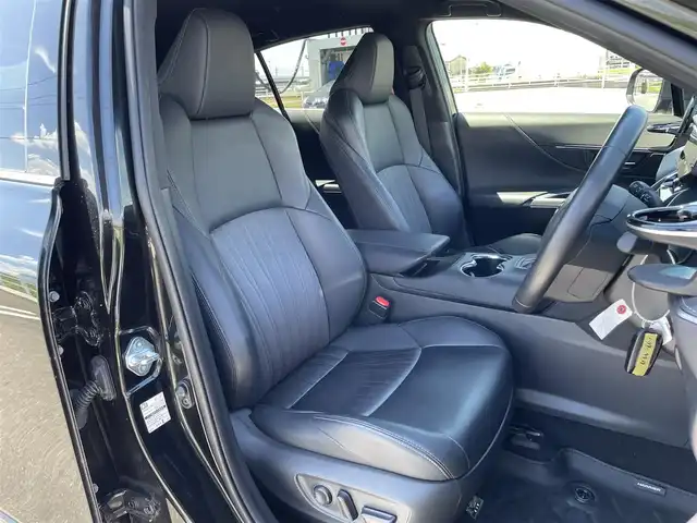 トヨタ ハリアー Z 佐賀県 2020(令2)年 4.9万km プレシャスブラックパール モデリスタエアロ/JBL12.3インチメモリーナビゲーション/・フルセグTV/AM/FM/USB/Bluetooth/・JBLプレミアムサウンド/バックカメラ/デジタルインナーミラー（前後ドライブレコーダー機能付）/ビルトインETC2.0/ヘッドアップディスプレイ/ハンズフリーパワーバックドア(予約クローズ機能付)/電子パーキングブレーキ/AUTO HOLD機能/ハーフレザーシート/ISOFIX対応/革巻きステアリング/ステアリングリモコン/純正19インチアルミホイール/純正LEDヘッドライト/オートマチックハイビーム/純正LEDフォグランプ/純正オールシーズンマット/新車保証書/トヨタセーフティセンス/・レーダークルーズコントロール/・レーンディパーチャーアラート/・プリクラッシュセーフティ/・ブラインドスポットモニター/・クリアランスソナー/・リヤクロストラフィックアラート/・ロードサインアシスト/・先行車発進お知らせ機能