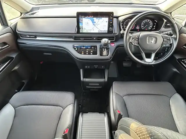 ホンダ オデッセイ アブソルート 長崎県 2020(令2)年 4.8万km 白 純正SDナビ/DVD/ワンセグテレビ/バックカメラ/コーナーセンサー/パワーシート/クルーズコントロール/プッシュスタート/両側パワースライドドア/ETC/ハーフレザーシート/純正フロアマット/LEDライト/コーナーセンサー