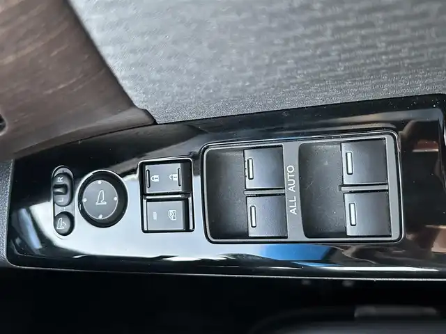 ホンダ オデッセイ アブソルート 長崎県 2020(令2)年 4.8万km 白 純正SDナビ/DVD/ワンセグテレビ/バックカメラ/コーナーセンサー/パワーシート/クルーズコントロール/プッシュスタート/両側パワースライドドア/ETC/ハーフレザーシート/純正フロアマット/LEDライト/コーナーセンサー