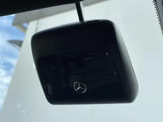 メルセデス・ベンツ Ｍ・ベンツ Ｃ２２０ｄ アバンギャルド　AMGライン 東京都 2022(令4)年 1.8万km 白 レザーエクスクルーシブパッケージ/パノラマサンルーフ/ベーシックパッケージ/純正ナビ/フルセグTV/360°カメラ/HUD/ACC/BSM/レーンキープ/パドルシフト/ETC2.0/純正オプションドライブレコーダー/シートヒーター