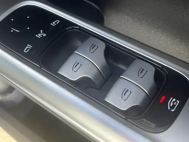 メルセデス・ベンツ Ｍ・ベンツ Ｃ２２０ｄ アバンギャルド　AMGライン 東京都 2022(令4)年 1.8万km 白 レザーエクスクルーシブパッケージ/パノラマサンルーフ/ベーシックパッケージ/純正ナビ/フルセグTV/360°カメラ/HUD/ACC/BSM/レーンキープ/パドルシフト/ETC2.0/純正オプションドライブレコーダー/シートヒーター