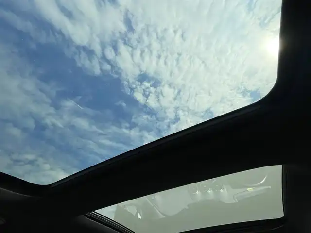 メルセデス・ベンツ Ｍ・ベンツ Ｃ２２０ｄ アバンギャルド　AMGライン 東京都 2022(令4)年 1.8万km 白 レザーエクスクルーシブパッケージ/パノラマサンルーフ/ベーシックパッケージ/純正ナビ/フルセグTV/360°カメラ/HUD/ACC/BSM/レーンキープ/パドルシフト/ETC2.0/純正オプションドライブレコーダー/シートヒーター