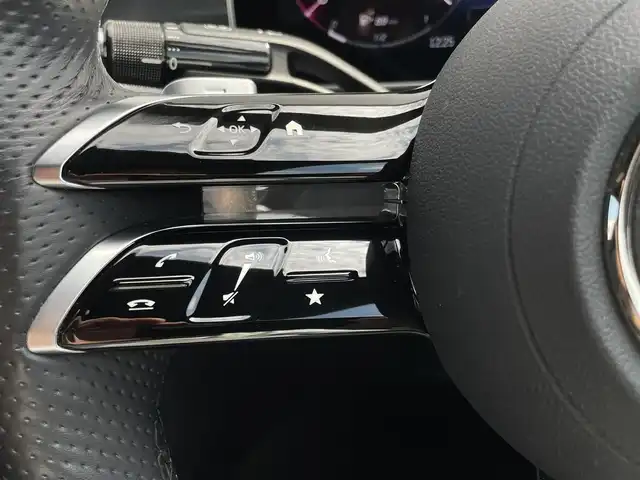 メルセデス・ベンツ Ｍ・ベンツ Ｃ２２０ｄ アバンギャルド　AMGライン 東京都 2022(令4)年 1.8万km 白 レザーエクスクルーシブパッケージ/パノラマサンルーフ/ベーシックパッケージ/純正ナビ/フルセグTV/360°カメラ/HUD/ACC/BSM/レーンキープ/パドルシフト/ETC2.0/純正オプションドライブレコーダー/シートヒーター