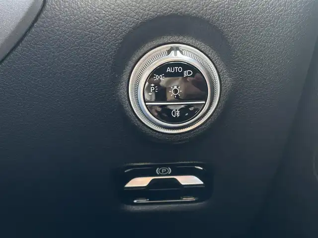 メルセデス・ベンツ Ｍ・ベンツ Ｃ２２０ｄ アバンギャルド　AMGライン 東京都 2022(令4)年 1.8万km 白 レザーエクスクルーシブパッケージ/パノラマサンルーフ/ベーシックパッケージ/純正ナビ/フルセグTV/360°カメラ/HUD/ACC/BSM/レーンキープ/パドルシフト/ETC2.0/純正オプションドライブレコーダー/シートヒーター