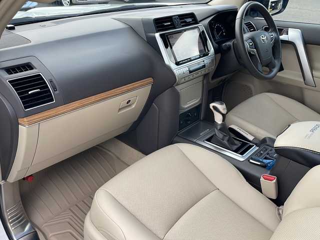 トヨタ ランドクルーザー プラド TX Lパッケージ 青森県 2023(令5)年 3.6万km ホワイトパールクリスタルシャイン 4WD/ワンオーナー/アルパイン9インチナビ・フルセグTV/CD・DVD・Bluetooth・SD/バックカメラ/サンルーフ/ベージュレザーシート/前席パワーシート/前席エアシート・シートヒーター/3列目シート電動格納/セーフティセンス/プリクラッシュセーフティ/レーンディパーチャーアラート/オートマチックハイビーム/レーダークルーズコントロール/前後ドライブレコーダー/LEDヘッドライト/LEDフォグランプ/モデリスタF/Rエアロ/OPブラックルーフレール/OP純正19インチアルミ/スペアキー/保証書・取説書