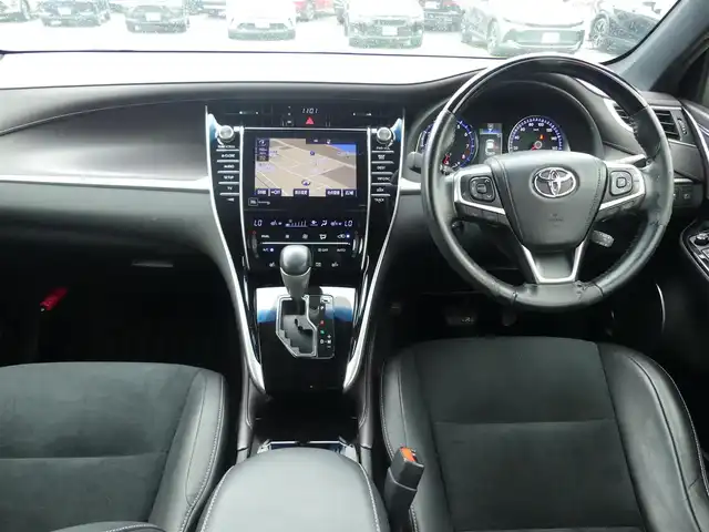 トヨタ ハリアー プレミアム アドバンスド スタイルモーヴ 千葉県 2015(平27)年 6.3万km スパークリングブラックパールクリスタルシャイン Toyota Safety Sense/・プリクラッシュセーフティ/・レーンディパーチャーアラート/・オートハイビーム/・レーダークルーズコントロール/純正SDナビ/地デジTV/【BD/DVD/CD再生機能　Bluetooth接続】/パノラミックビューモニター/ハーフレザーシート/前席パワーシート/シートヒーター/革巻きステアリング/ステアリングスイッチ/ETC/LEDヘッドライト/フォグライト/ウインカーミラー/クリアランスソナー/純正18インチアルミホイル/サイド/カーテンエアバッグ/スマートキー
