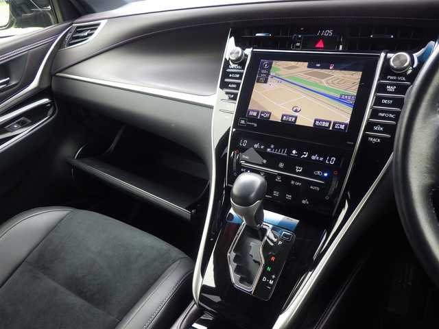 トヨタ ハリアー プレミアム アドバンスド スタイルモーヴ 千葉県 2015(平27)年 6.3万km スパークリングブラックパールクリスタルシャイン Toyota Safety Sense/・プリクラッシュセーフティ/・レーンディパーチャーアラート/・オートハイビーム/・レーダークルーズコントロール/純正SDナビ/地デジTV/【BD/DVD/CD再生機能　Bluetooth接続】/パノラミックビューモニター/ハーフレザーシート/前席パワーシート/シートヒーター/革巻きステアリング/ステアリングスイッチ/ETC/LEDヘッドライト/フォグライト/ウインカーミラー/クリアランスソナー/純正18インチアルミホイル/サイド/カーテンエアバッグ/スマートキー