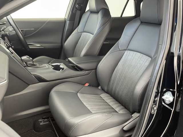 トヨタ ハリアー ハイブリッド G 沖縄県 2021(令3)年 5.8万km ブラック ワンオーナー　/純正ディスプレイオーディオ ナビ付/Ｂｌｕｅｔｏｏｔｈ接続/バックカメラ/ＥＴＣ/ドライブレコーダー/ステアリングスイッチ/トヨタセーフティセンス/・衝突被害軽減ブレーキ (プリクラッシュセーフティ)																									/・ハンドル操作サポート (レーントレーシングアシスト)																									/・追従ドライブ支援機能 (レーダークルーズコントロール)																									/・車線はみ出しアラート (レーンディパーチャーアラート)																									/・自動ハイビーム (オートマチックハイビーム)																									/パワーバックドア/ハーフレザーシート/パワーシート/ＢＳＭ/クリアランスソナー/LEDヘッドライト/オートライト/スマートキー/スペアキー/プッシュスタート/純正フロアマット/純正18インチアルミホイール/ドアバイザー/保証書/取扱説明書