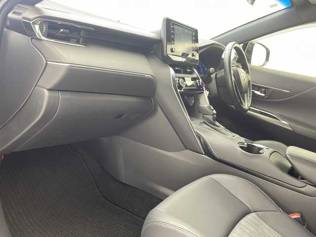 トヨタ ハリアー ハイブリッド G 沖縄県 2021(令3)年 5.8万km ブラック ワンオーナー　/純正ディスプレイオーディオ ナビ付/Ｂｌｕｅｔｏｏｔｈ接続/バックカメラ/ＥＴＣ/ドライブレコーダー/ステアリングスイッチ/トヨタセーフティセンス/・衝突被害軽減ブレーキ (プリクラッシュセーフティ)																									/・ハンドル操作サポート (レーントレーシングアシスト)																									/・追従ドライブ支援機能 (レーダークルーズコントロール)																									/・車線はみ出しアラート (レーンディパーチャーアラート)																									/・自動ハイビーム (オートマチックハイビーム)																									/パワーバックドア/ハーフレザーシート/パワーシート/ＢＳＭ/クリアランスソナー/LEDヘッドライト/オートライト/スマートキー/スペアキー/プッシュスタート/純正フロアマット/純正18インチアルミホイール/ドアバイザー/保証書/取扱説明書