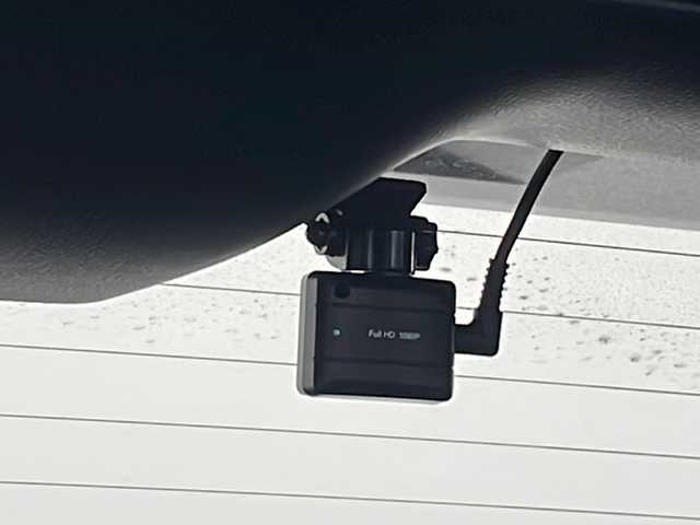 トヨタ ハリアー ハイブリッド G 沖縄県 2021(令3)年 5.8万km ブラック ワンオーナー　/純正ディスプレイオーディオ ナビ付/Ｂｌｕｅｔｏｏｔｈ接続/バックカメラ/ＥＴＣ/ドライブレコーダー/ステアリングスイッチ/トヨタセーフティセンス/・衝突被害軽減ブレーキ (プリクラッシュセーフティ)																									/・ハンドル操作サポート (レーントレーシングアシスト)																									/・追従ドライブ支援機能 (レーダークルーズコントロール)																									/・車線はみ出しアラート (レーンディパーチャーアラート)																									/・自動ハイビーム (オートマチックハイビーム)																									/パワーバックドア/ハーフレザーシート/パワーシート/ＢＳＭ/クリアランスソナー/LEDヘッドライト/オートライト/スマートキー/スペアキー/プッシュスタート/純正フロアマット/純正18インチアルミホイール/ドアバイザー/保証書/取扱説明書