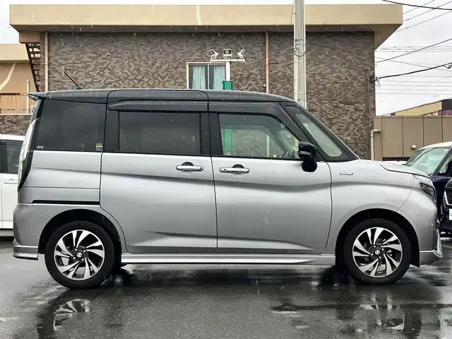 スズキ ソリオ バンディット HV MV 静岡県 2021(令3)年 2.1万km プレミアムシルバーメタリック/ブラック2トーンルーフ SDナビ(CD/DVD/BT/フルセグ)/全方位カメラ/ETC/レーダークルーズコントロール/フルタイム4WD/スマートキー/スペアキー１本/USB入力端子/ウォークスルー/純正フロアマット/布シート/D席N席シートヒーター/両側パワースライドドア/純正アルミホイール/ヘッドアップディスプレイ/コーナーセンサー前後/レーンキープアシスト/オートライト/オートマチックハイビーム/LEDヘッドライト/W+サイドエアバッグ/衝突軽減システム/エンジンスタートボタン/パワーステアリング/パワーウィンドウ/アイドリングストップ/オートエアコン/ABS/横滑り防止装置