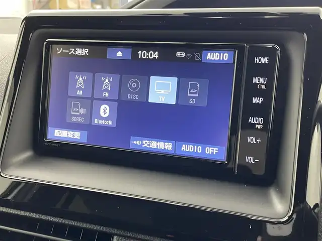 トヨタ ヴォクシー ハイブリッド ZS 煌Ⅲ 埼玉県 2021(令3)年 3.8万km ホワイトパールクリスタルシャイン Toyota Safety Sense/　PCS(プリクラッシュセーフティ)/　LDA（レーンディパーチャーアラート）/　オートマチックハイビーム/　先行車発進告知機能/純正SDナビ/　DTV CD DVD BT SD SDREC/両側パワースライドドア/バックカメラ/ハーフレザーシート/シートヒーター/クルーズコントロール/TRC（トラクションライト）コントロール/純正カメラ一体型ドライブレコーダー　（DRT-H68A）/ビルトインETC/エンジンスタートボタン/スマートキー/スペアキー/純正LEDヘッドライト/オートライト/純正アルミホイール