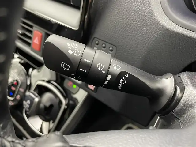 トヨタ ヴォクシー ハイブリッド ZS 煌Ⅲ 埼玉県 2021(令3)年 3.8万km ホワイトパールクリスタルシャイン Toyota Safety Sense/　PCS(プリクラッシュセーフティ)/　LDA（レーンディパーチャーアラート）/　オートマチックハイビーム/　先行車発進告知機能/純正SDナビ/　DTV CD DVD BT SD SDREC/両側パワースライドドア/バックカメラ/ハーフレザーシート/シートヒーター/クルーズコントロール/TRC（トラクションライト）コントロール/純正カメラ一体型ドライブレコーダー　（DRT-H68A）/ビルトインETC/エンジンスタートボタン/スマートキー/スペアキー/純正LEDヘッドライト/オートライト/純正アルミホイール