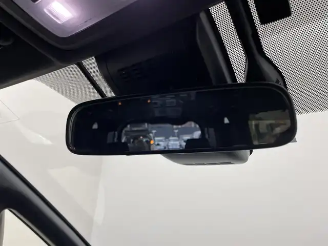 トヨタ ヴォクシー ハイブリッド ZS 煌Ⅲ 埼玉県 2021(令3)年 3.8万km ホワイトパールクリスタルシャイン Toyota Safety Sense/　PCS(プリクラッシュセーフティ)/　LDA（レーンディパーチャーアラート）/　オートマチックハイビーム/　先行車発進告知機能/純正SDナビ/　DTV CD DVD BT SD SDREC/両側パワースライドドア/バックカメラ/ハーフレザーシート/シートヒーター/クルーズコントロール/TRC（トラクションライト）コントロール/純正カメラ一体型ドライブレコーダー　（DRT-H68A）/ビルトインETC/エンジンスタートボタン/スマートキー/スペアキー/純正LEDヘッドライト/オートライト/純正アルミホイール