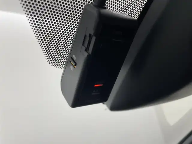 トヨタ ヴォクシー ハイブリッド ZS 煌Ⅲ 埼玉県 2021(令3)年 3.8万km ホワイトパールクリスタルシャイン Toyota Safety Sense/　PCS(プリクラッシュセーフティ)/　LDA（レーンディパーチャーアラート）/　オートマチックハイビーム/　先行車発進告知機能/純正SDナビ/　DTV CD DVD BT SD SDREC/両側パワースライドドア/バックカメラ/ハーフレザーシート/シートヒーター/クルーズコントロール/TRC（トラクションライト）コントロール/純正カメラ一体型ドライブレコーダー　（DRT-H68A）/ビルトインETC/エンジンスタートボタン/スマートキー/スペアキー/純正LEDヘッドライト/オートライト/純正アルミホイール