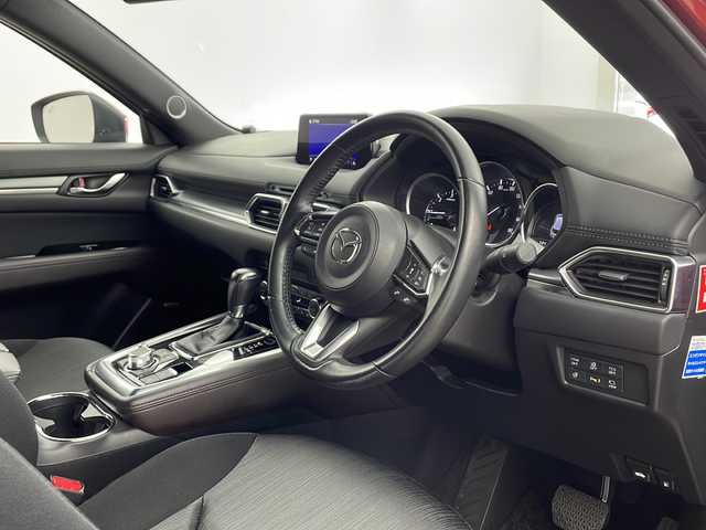 マツダ ＣＸ－８ XD プロアクティブ 兵庫県 2017(平29)年 5.7万km ソウルレッドクリスタルM ・４WD/・BOSEサウンドシステム/・スマートブレーキサポート/・スマートシティブレーキサポート/・BSM/・レーンキープアシスト/・交通標識認識システム/・ドライバーアテンションアラート/・パーキングセンサー/・レーダークルーズコントロール/・オートマチックハイビーム/・純正ナビ＆フルセグ＆BT＆USB＆DVD/・３６０°カメラ/・フリップダウンモニター/・ETC2.0/・LEDヘッドライト/・オートライト/・アイドリングストップ/・運転席パワーシート/・前席シートヒーター/・ハンドルヒーター/・純正19インチアルミホイール/・社外フロアマット/・電子パーキング/・オートホールド