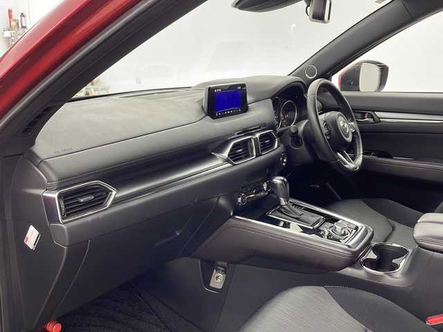 マツダ ＣＸ－８ XD プロアクティブ 兵庫県 2017(平29)年 5.7万km ソウルレッドクリスタルM ・４WD/・BOSEサウンドシステム/・スマートブレーキサポート/・スマートシティブレーキサポート/・BSM/・レーンキープアシスト/・交通標識認識システム/・ドライバーアテンションアラート/・パーキングセンサー/・レーダークルーズコントロール/・オートマチックハイビーム/・純正ナビ＆フルセグ＆BT＆USB＆DVD/・３６０°カメラ/・フリップダウンモニター/・ETC2.0/・LEDヘッドライト/・オートライト/・アイドリングストップ/・運転席パワーシート/・前席シートヒーター/・ハンドルヒーター/・純正19インチアルミホイール/・社外フロアマット/・電子パーキング/・オートホールド