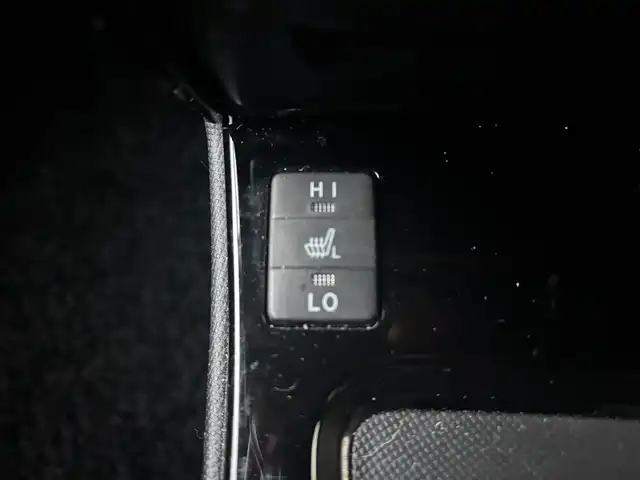 トヨタ エスクァイア ハイブリッド Gi プレミアムパッケージ ブラックテーラード 愛知県 2021(令3)年 6.3万km スパークリングブラックパールクリスタルシャイン ワンオーナー　１０インチナビ　フルセグＴＶ　ＤＶＤ再生　Ｂｌｕｅｔｏｏｔｈ接続　後席１２インチフリップダウン　バックカメラ　ビルトインＥＴＣ２．０　前後ドラレコ　前席シートヒータ　ステアヒータ　ＬＥＤオートハイビーム