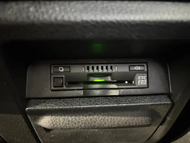 トヨタ エスクァイア ハイブリッド Gi プレミアムパッケージ ブラックテーラード 愛知県 2021(令3)年 6.3万km スパークリングブラックパールクリスタルシャイン ワンオーナー　１０インチナビ　フルセグＴＶ　ＤＶＤ再生　Ｂｌｕｅｔｏｏｔｈ接続　後席１２インチフリップダウン　バックカメラ　ビルトインＥＴＣ２．０　前後ドラレコ　前席シートヒータ　ステアヒータ　ＬＥＤオートハイビーム