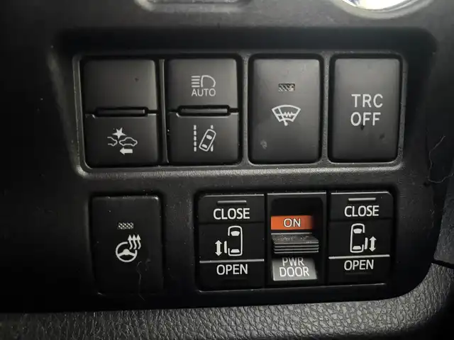 トヨタ エスクァイア ハイブリッド Gi プレミアムパッケージ ブラックテーラード 愛知県 2021(令3)年 6.3万km スパークリングブラックパールクリスタルシャイン ワンオーナー　１０インチナビ　フルセグＴＶ　ＤＶＤ再生　Ｂｌｕｅｔｏｏｔｈ接続　後席１２インチフリップダウン　バックカメラ　ビルトインＥＴＣ２．０　前後ドラレコ　前席シートヒータ　ステアヒータ　ＬＥＤオートハイビーム