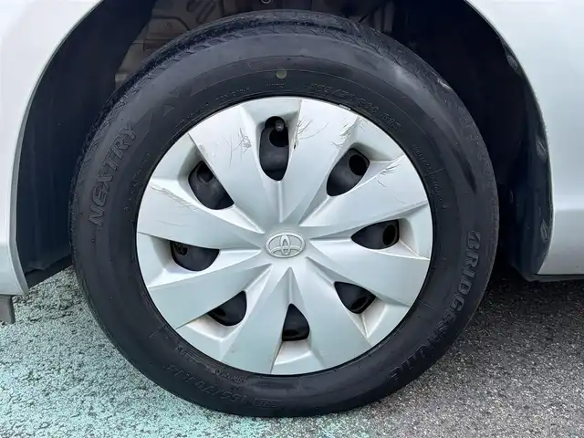 トヨタ アクア L 京都府 2015(平27)年 11.3万km シルバーM ・ワンオーナー/・純正オーディオ/　CD再生/　FM/AM/・電格ミラー/・EVモード/・ECOモード/・スペアキー/・純正マット/・取説/保証書