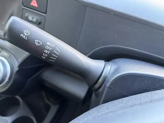 トヨタ アクア L 京都府 2015(平27)年 11.3万km シルバーM ・ワンオーナー/・純正オーディオ/　CD再生/　FM/AM/・電格ミラー/・EVモード/・ECOモード/・スペアキー/・純正マット/・取説/保証書