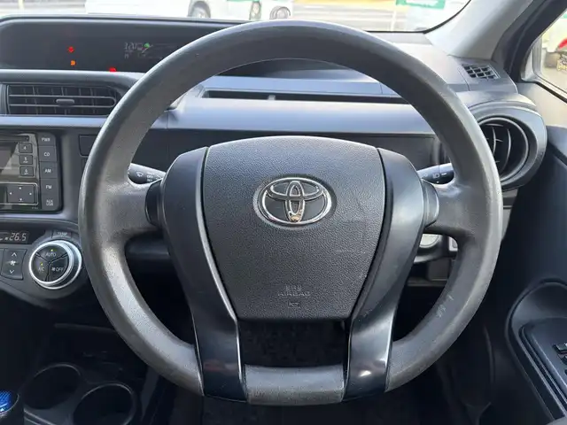 トヨタ アクア L 京都府 2015(平27)年 11.3万km シルバーM ・ワンオーナー/・純正オーディオ/　CD再生/　FM/AM/・電格ミラー/・EVモード/・ECOモード/・スペアキー/・純正マット/・取説/保証書