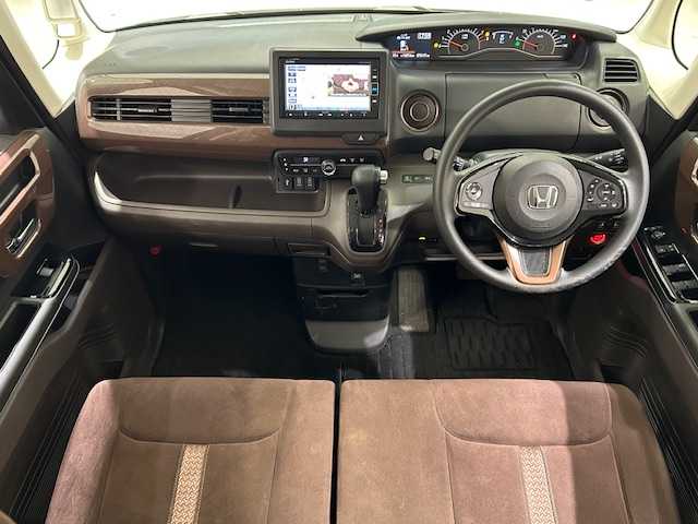 ホンダ Ｎ ＢＯＸ G･L ホンダセンシング カッパーブラウンスタイル 宮城県 2019(平31)年 7.6万km プラチナホワイトパール ホンダセンシング/・衝突軽減ブレーキ/・車線維持支援システム/・誤発進抑制機能/・後方誤発進抑制機能/純正ナビ（VXM-194VFi）/・フルセグ/Bluetooth/CD/DVD/・バックカメラ/・ビルドインETC/・純正ドライブレコーダー/両側パワースライドドア/アイドリングストップ/LEDヘッドライト/・オートライト/プッシュスタート/・スマートキー/純正フロアマット/純正スチールホイール