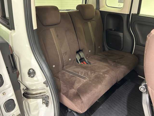 ホンダ Ｎ ＢＯＸ G･L ホンダセンシング カッパーブラウンスタイル 宮城県 2019(平31)年 7.6万km プラチナホワイトパール ホンダセンシング/・衝突軽減ブレーキ/・車線維持支援システム/・誤発進抑制機能/・後方誤発進抑制機能/純正ナビ（VXM-194VFi）/・フルセグ/Bluetooth/CD/DVD/・バックカメラ/・ビルドインETC/・純正ドライブレコーダー/両側パワースライドドア/アイドリングストップ/LEDヘッドライト/・オートライト/プッシュスタート/・スマートキー/純正フロアマット/純正スチールホイール