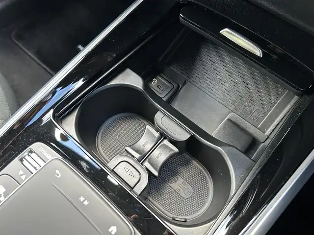 メルセデス・ベンツ Ｍ・ベンツ ＥＱＢ３５０ 4マチック AMGライン 福岡県 2022(令4)年 0.1万km マウンテングレー レーダーセーフティパッケージ/アダプティブクルーズコントロール/ブラインドスポットモニター/レーンキープアシスト/ヘッドアップディスプレイ/純正ナビ/Applecarplay/androidauto/全方位カメラ/フルセグTV/Bluetooth/パワーバックドア　/LEDヘッドライト/オートハイビーム　/ハーフレザーシート/前席シートヒーター/ミラー一体型ドラレコ　/純正20インチアルミホイール/ETC