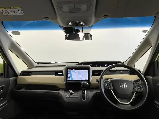 ホンダ フリード G ホンダセンシング 群馬県 2019(平31)年 0.9万km シトロンドロップ 純正９インチナビ　後席モニター　両側パワースライドドア　ホンダセンシング　禁煙車　レーダークルーズコントロール　ビルトインＥＴＣ２．０　ドラレコ　アイドリングストップ　バックカメラ　ワイパーデアイサー