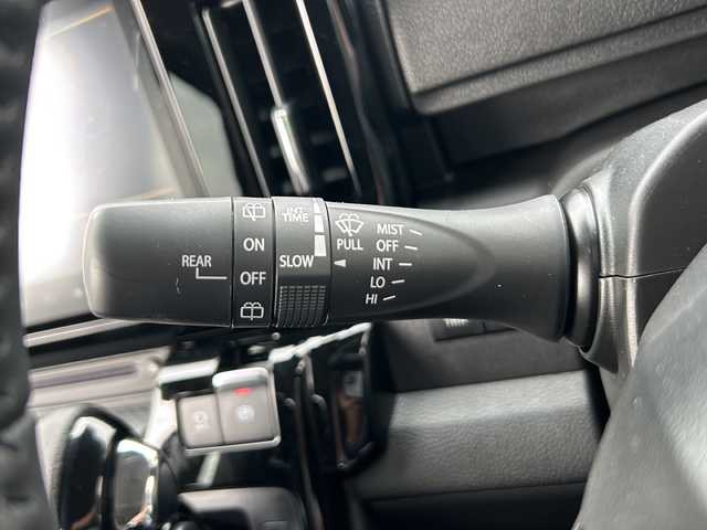 スズキ ソリオ バンディット HV MV 静岡県 2025(令7)年 0.1万km タフカーキパールメタリック 純正ナビ/・CD/DVD/USB/ipod/HDMI/Bluetooth/・apple Carplay/Android Auto/・ラジオ/フルセグTV/主要装備/・レーダークルーズコントロール　/・バックカメラ　/・ＢＳＭ　/・両側パワースライドドア　/・シートヒーター　/・ステアリングリモコン　/・レーンキープアシスト　/・オートライト　/・オートハイビーム　/・アイドリングストップ/・プッシュスタート/・スマートキー/・衝突軽減システム/・横滑り防止/・ヘッドアップディスプレイ/・サイドカメラ/・純正アルミホイール/・コーナーセンサー/・SOSコール/・フォグランプ