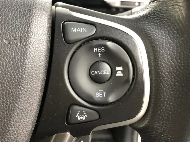 ホンダ ステップワゴン スパーダ eHEV G ホンダS 愛知県 2022(令4)年 4.5万km プラチナホワイトパール １０インチ純正ナビ　/フリップダウンモニター　/アドバンスドルームミラー　/バックカメラ　/衝突軽減ブレーキ　/ＨＤＭＩ／ＵＳＢ　/両側パワースライドドア　/ＥＴＣ２．０　/前後ドラレコ　/電子パーキング　/ＬＥＤオートライト　/スマートキー