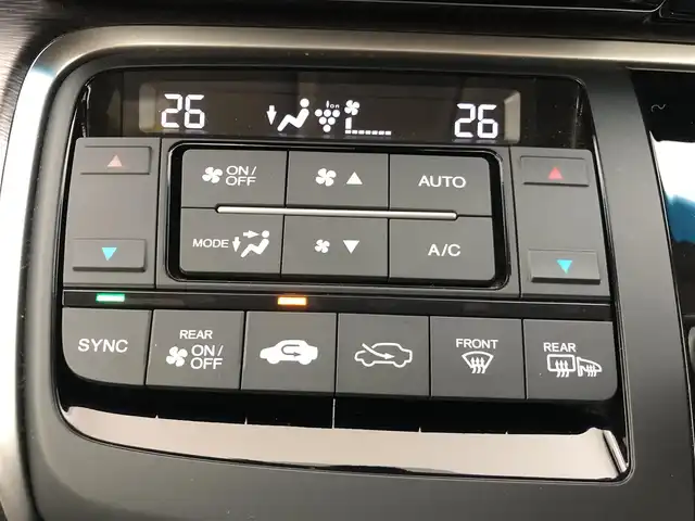 ホンダ ステップワゴン スパーダ eHEV G ホンダS 愛知県 2022(令4)年 4.5万km プラチナホワイトパール １０インチ純正ナビ　/フリップダウンモニター　/アドバンスドルームミラー　/バックカメラ　/衝突軽減ブレーキ　/ＨＤＭＩ／ＵＳＢ　/両側パワースライドドア　/ＥＴＣ２．０　/前後ドラレコ　/電子パーキング　/ＬＥＤオートライト　/スマートキー