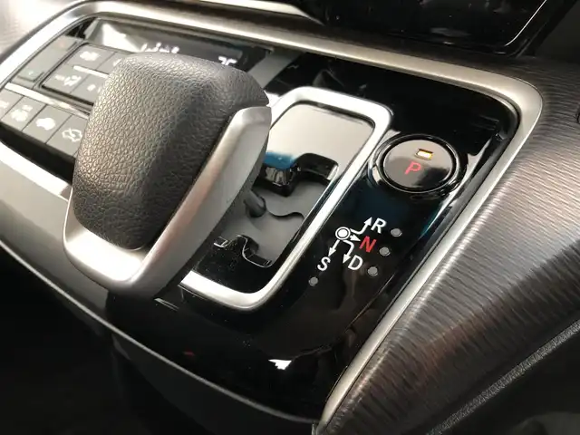 ホンダ ステップワゴン スパーダ eHEV G ホンダS 愛知県 2022(令4)年 4.5万km プラチナホワイトパール １０インチ純正ナビ　/フリップダウンモニター　/アドバンスドルームミラー　/バックカメラ　/衝突軽減ブレーキ　/ＨＤＭＩ／ＵＳＢ　/両側パワースライドドア　/ＥＴＣ２．０　/前後ドラレコ　/電子パーキング　/ＬＥＤオートライト　/スマートキー