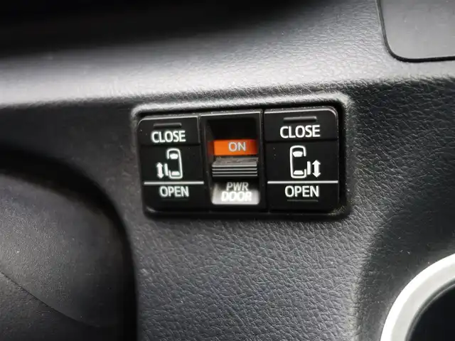 トヨタ シエンタ G クエロ 山形県 2019(平31)年 8.2万km ブラックマイカ 4WD/衝突被害軽減システム/純正SDナビ/　　【CD DVD BT フルセグ MSV】/全周囲カメラ/両側パワースライドドア/LEDオートライト/ハーフレザーシート/シートヒーター/純正15インチアルミホイール/コーナーセンサー/ステアリングスイッチ/電動格納ウィンカーミラー/フォグランプ/スマートキー/ETC