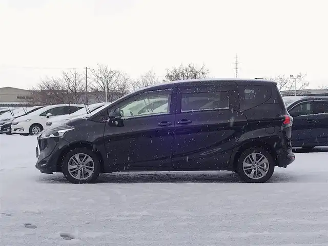 トヨタ シエンタ G クエロ 山形県 2019(平31)年 8.2万km ブラックマイカ 4WD/衝突被害軽減システム/純正SDナビ/　　【CD DVD BT フルセグ MSV】/全周囲カメラ/両側パワースライドドア/LEDオートライト/ハーフレザーシート/シートヒーター/純正15インチアルミホイール/コーナーセンサー/ステアリングスイッチ/電動格納ウィンカーミラー/フォグランプ/スマートキー/ETC